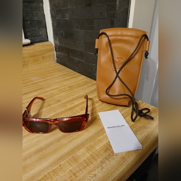 MCM NWT Reddish-Pink Cat Eye Sunglasses FULL INCLUSION - Picture 8 of 9